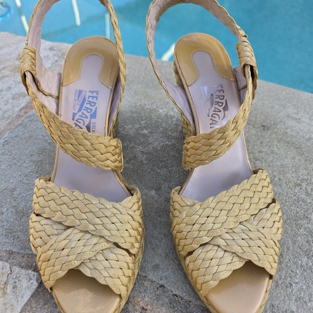 Salvatore Ferragamo Woven Neutral Wedge Sandals Made In Italy- SZ 8B - Picture 3 of 14
